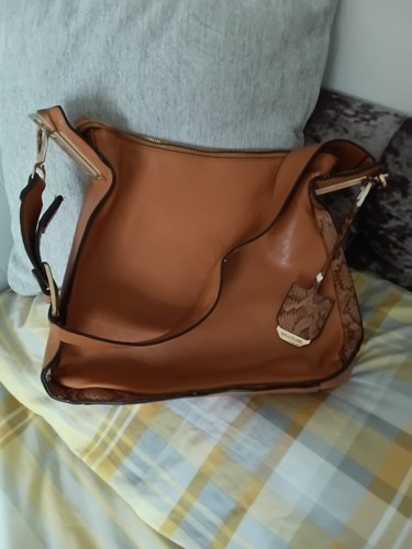 Brown river island shoulder - brown,