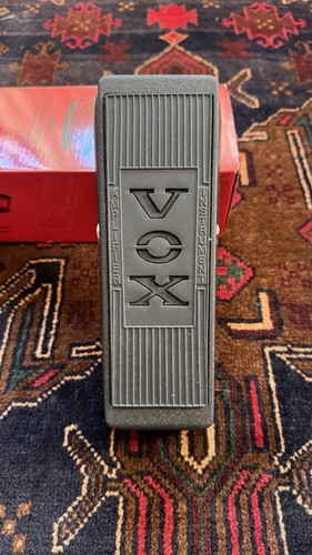 Vox v845 classic - guitar, wah