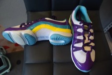 White and Purple Bloch Wave