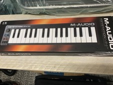 M-Audio Key station Mini 32 USB Music Keyboard GarageBand