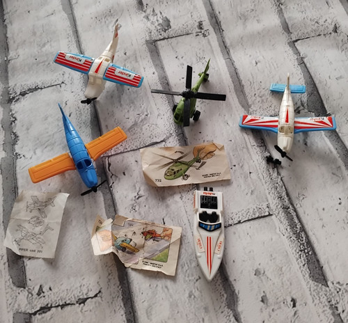 Kinder surprise egg aircraft - kinder,