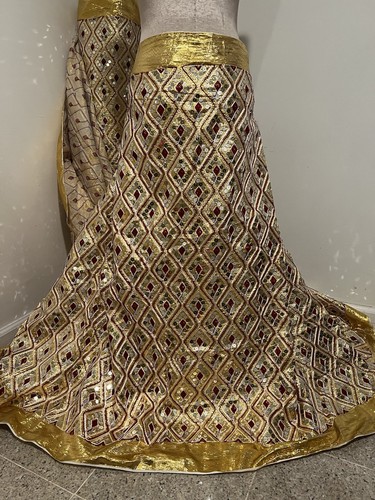 Gold burgundy silver sequins - gold,