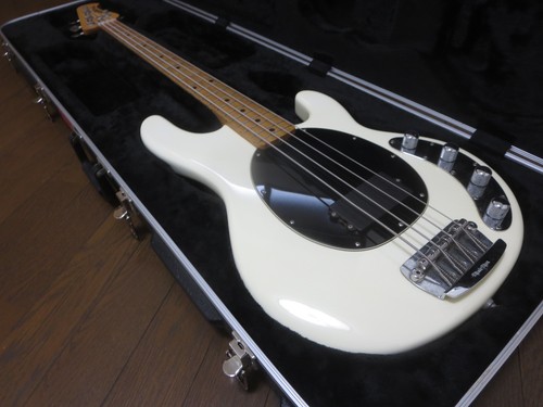 Ernie ball music man stingray - music,