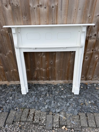 Wooden fire surround - -, used