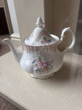 Royal Albert Serenity pattern