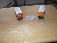 OO GAUGE HORNBY "ANNIE & CLARABEL" COACHES (Annie with Smiley Face)(235)