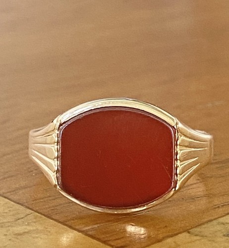 Gents 9ct gold carnelian - 9ct,