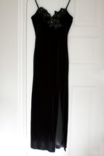 VINTAGE BERNSHAW BLACK EVENING