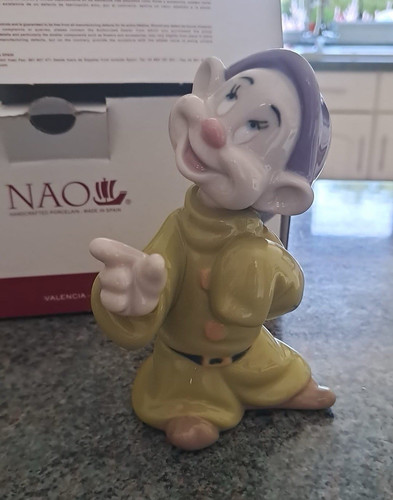 Nao disney dwarf hand - disney,