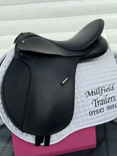 16.5 Black Wintec With Cair Adjustable Gullet. Narrow To Extra Wide. Ref 33