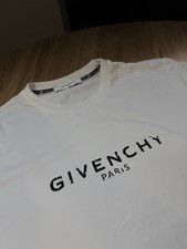 Givenchy, Contrast Logo