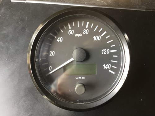 Land rover defender vdo speedo - land,