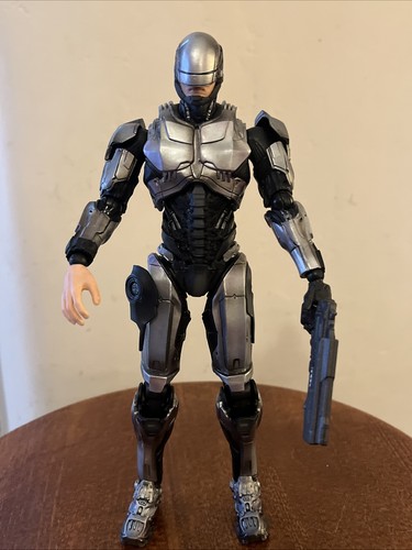 Play arts kai robocop 2014 - play,