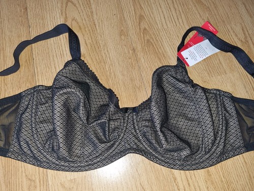 Bnwt gorgeous black berlei - gorgeous,
