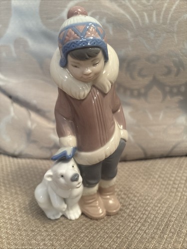 Lladro eskimo boy - -, with