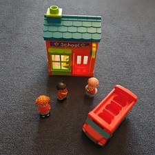 ELC Happyland School Playset Bundle With Sounds 3 Figures And Bus