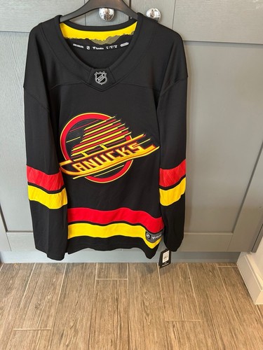 Bnwt fanatics nhl vancouver - bnwt,