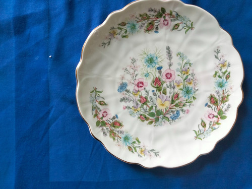 Aynsley wild tudor bone china - wild,