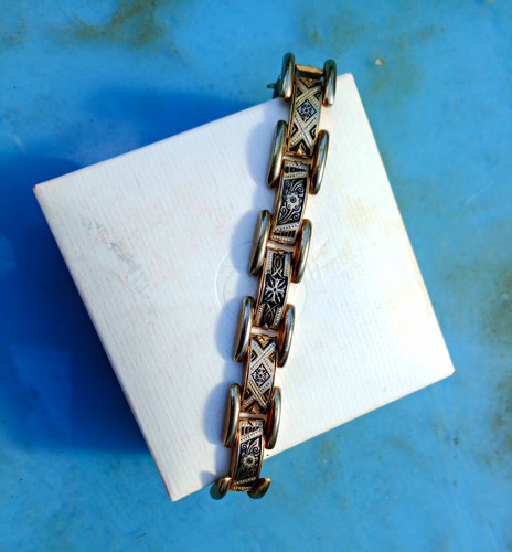 Vintage gold tone metal - gold-tone,