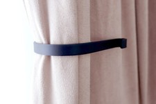 Handpainted Iron Curtain Tie