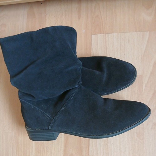 Boots size 5 - size, 7.5
