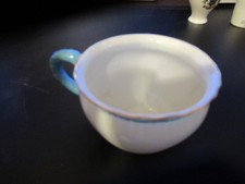 Crested China WH Goss bagware teacup crest for Kensington, London