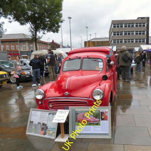 Photo 12x8 morris minor mail - morris,