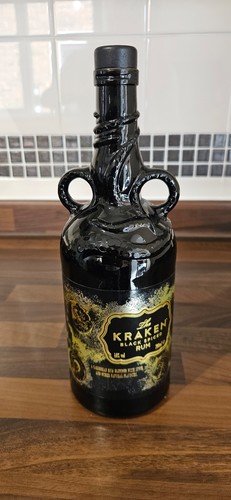 Kraken black spiced rum - black,