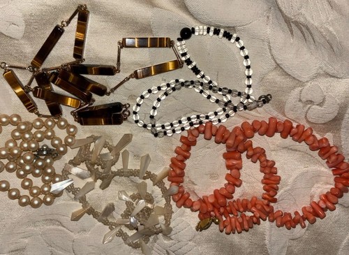 Vintage jewellery necklace - jewellery,