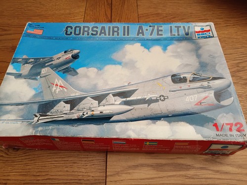 Esci ertil kit vought - esci, 1/72