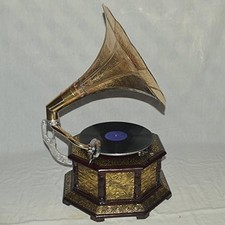Antique Gramophone, Fully