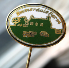 EMMERDALE FARM television soap opera vintage metal and enamel stick pin BADGE