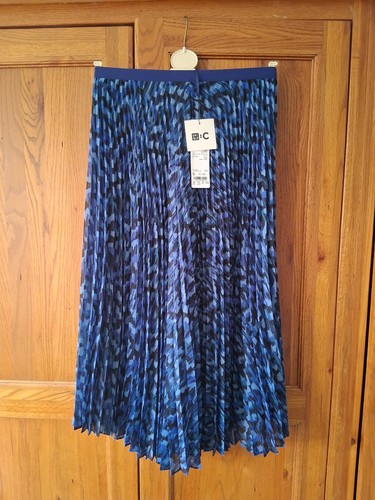 New uniqlo pleated blue - uniqlo,