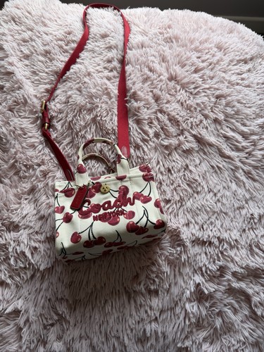 Coach mini cherry - coach,