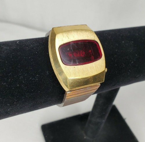 Vintage 1970s kuatron red led - red,