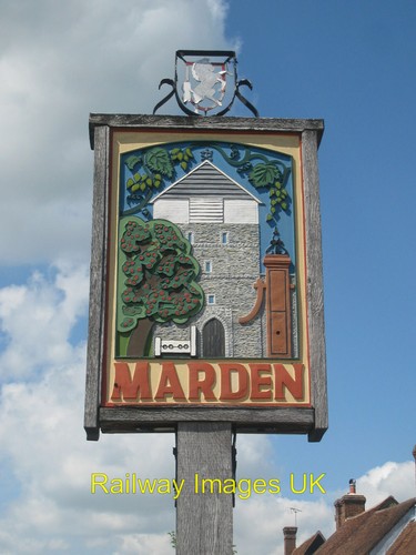 Photo marden village - village, sign