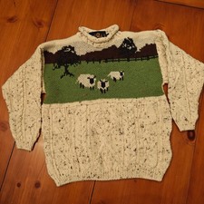 Wool Cable Knit Sheep Scene