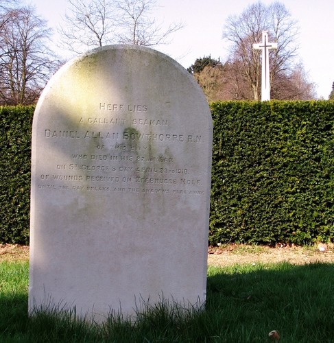 Photo 6x4 the grave - photo, of