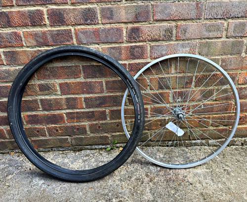 Front hybrid bike wheel 26in - front,