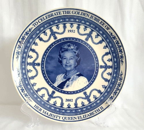 Daily mail her majesty queen - her,