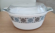 Vintage / retro JAJ / Pyrex round glass casserole / oven dish with lid