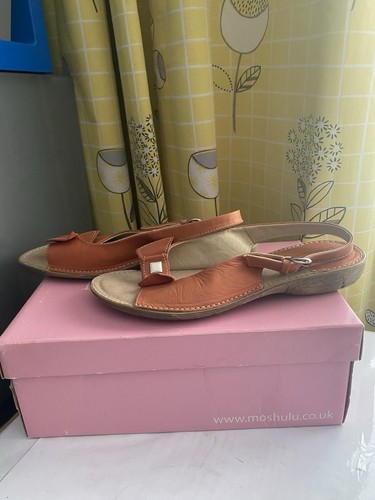 Moshulu orange leather sandals - orange,