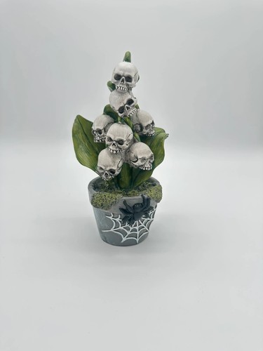 Skull plant pot gothic
