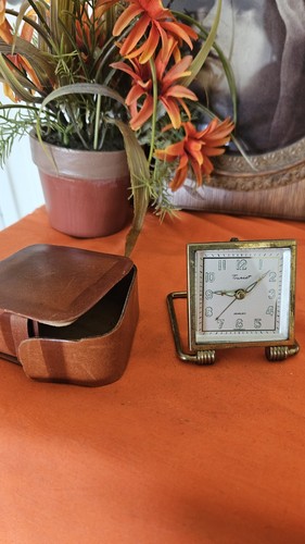 Vintage turist travel alarm - vintage,