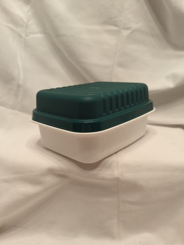 Vintage tupperware bread - -,