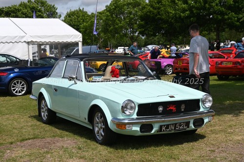 Car photo 12x8 - 12x8, gilbern