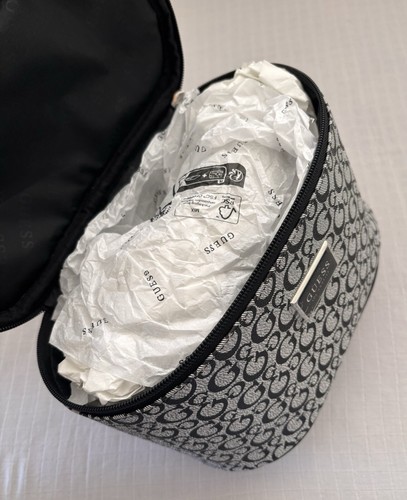 Guess logo cosmetic bag - logo, rrp