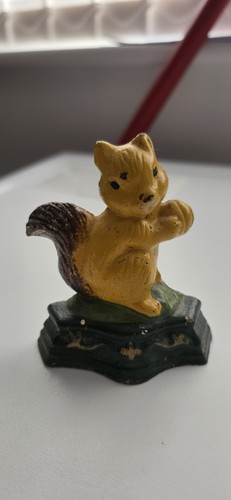 Vintage cast iron squirrel - cast,