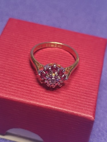 18ct yellow gold - gold, ruby