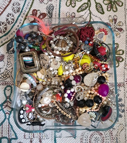 1kg costume jewellery - 1.1kg, bundle